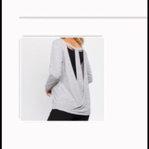 🦚2/$40 Yelete Long Sleeve Gray Top with Cut Out Back NWT